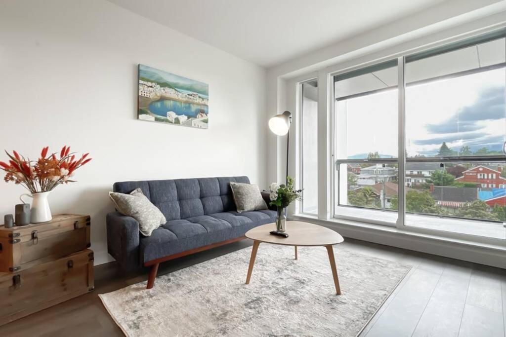 Spacious New Apartment With Working Space@Oakridge Vancouver Eksteriør bilde